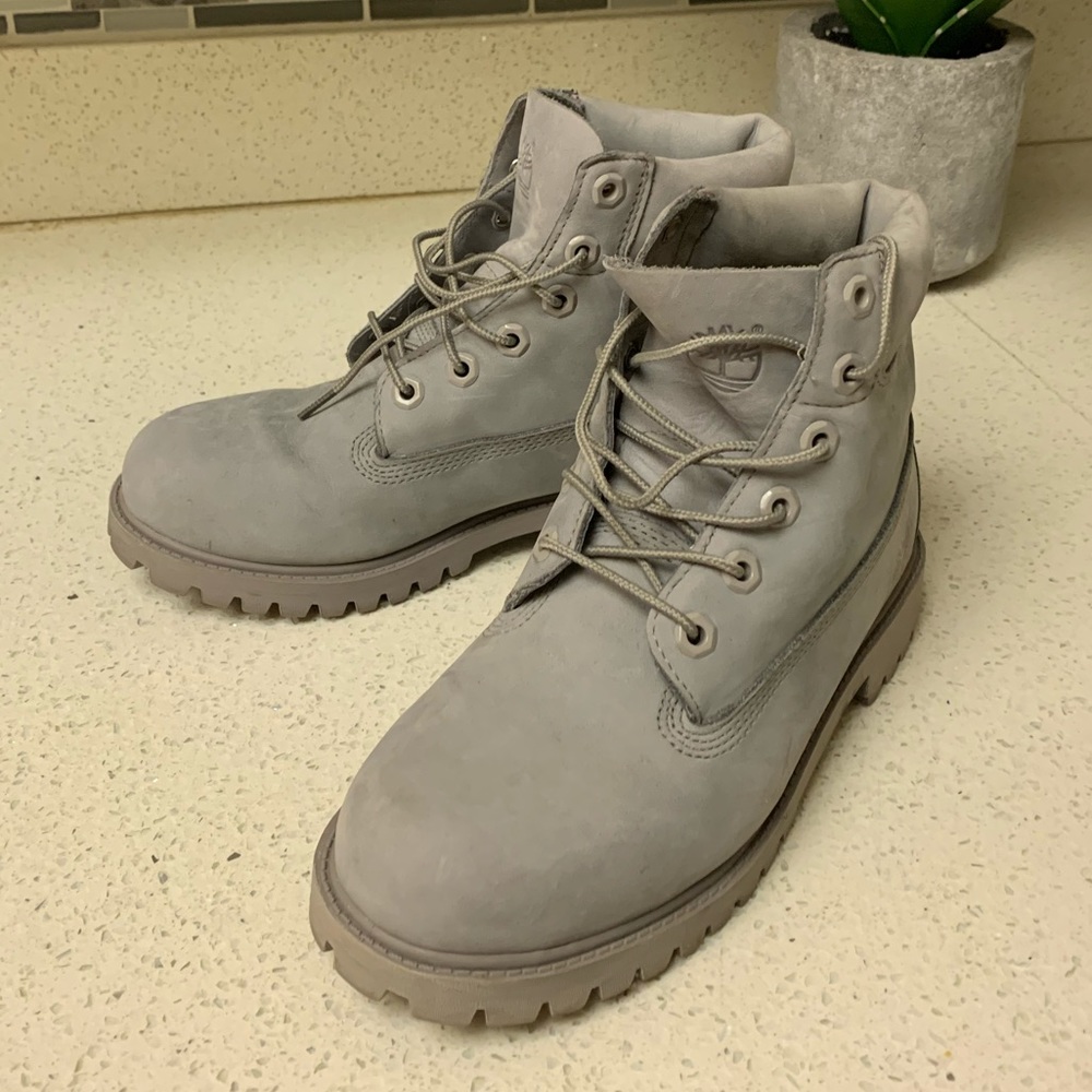 GREY TIMBERLANDS